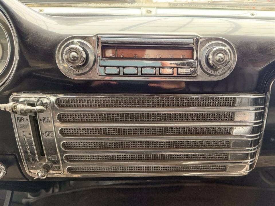 Image 13/27 of Packard Series 2631 (1953)