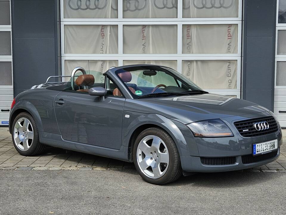 Bild 2/14 von Audi TT 1.8 T (2000)