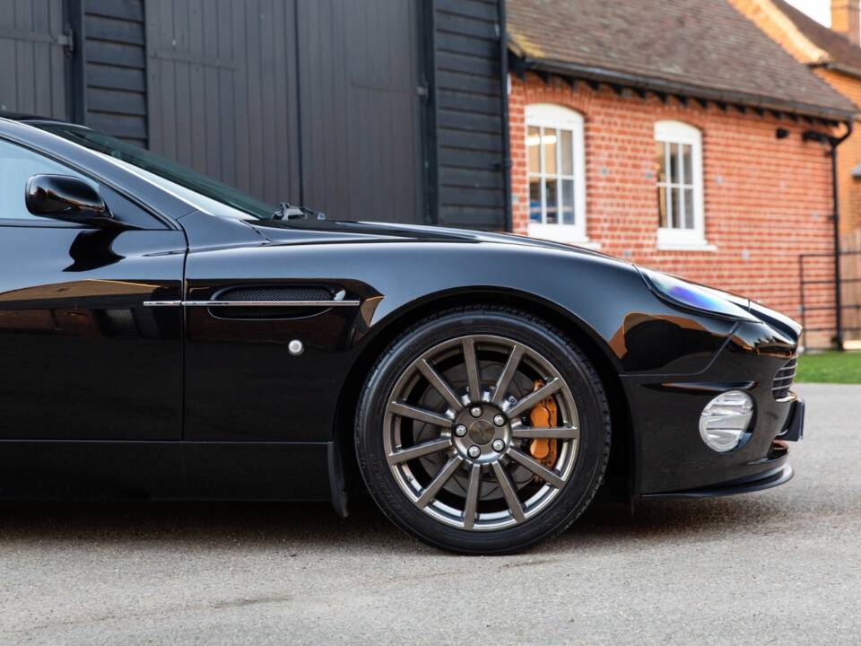Image 35/75 of Aston Martin V12 Vanquish S (2007)