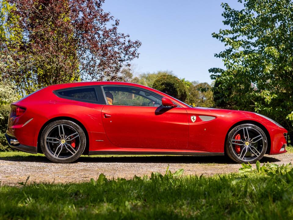 Bild 2/50 von Ferrari FF (2012)