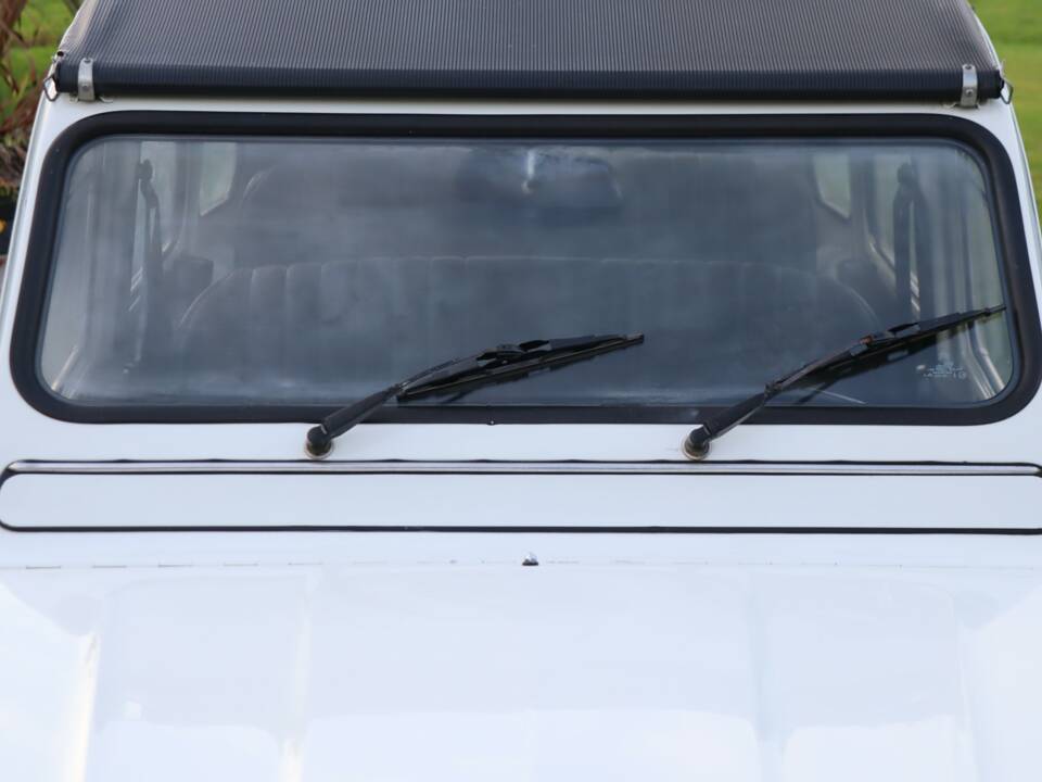 Image 24/50 of Citroën 2 CV 6 (1985)