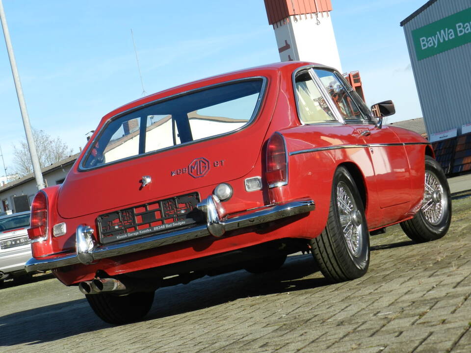 Image 39/75 of MG MGB GT (1969)