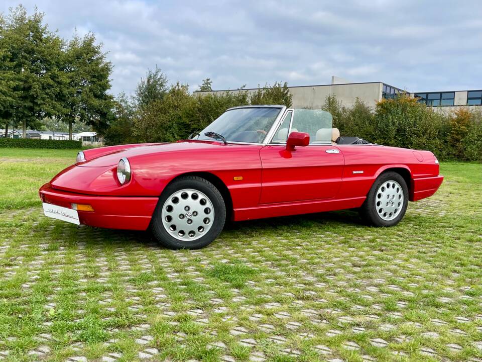 Bild 13/23 von Alfa Romeo 2.0 Spider (1991)