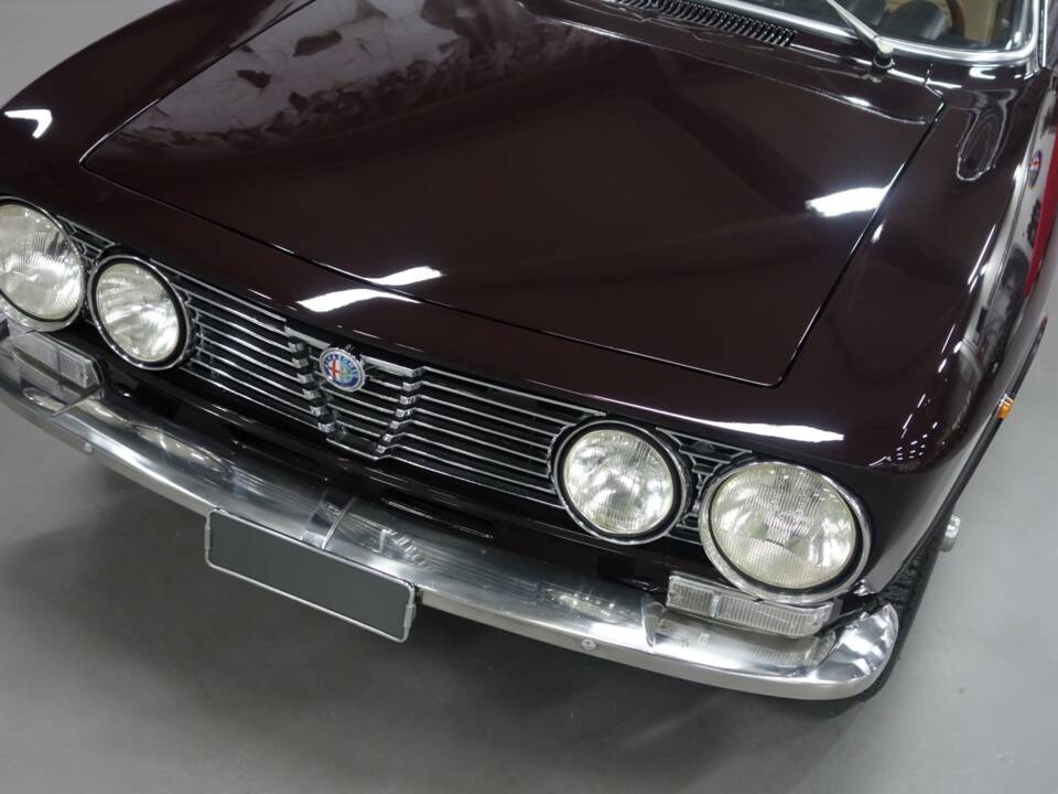 Bild 20/60 von Alfa Romeo Giulia GT 1300 Junior (1975)