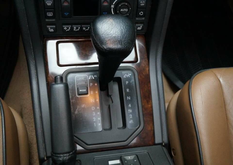 Bild 9/50 von Land Rover Range Rover 4.0 SE (1997)