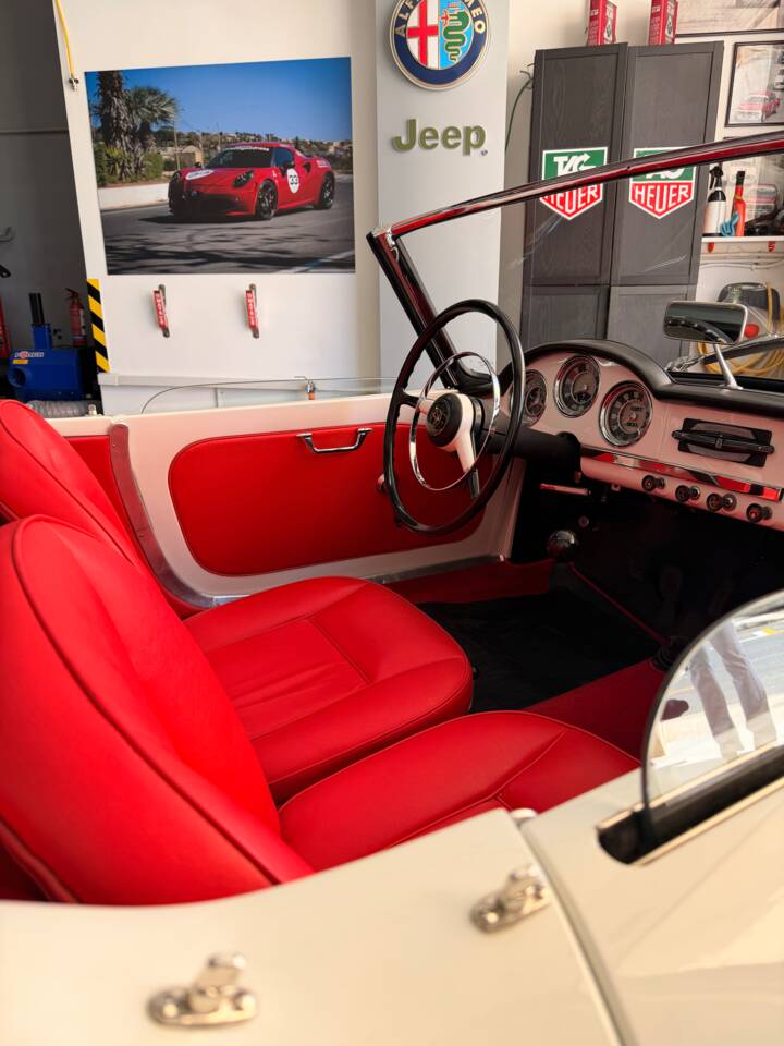 Image 32/72 of Alfa Romeo Giulietta Spider (1957)