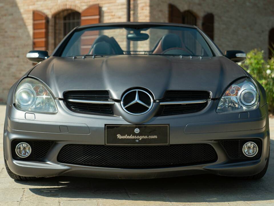 Afbeelding 3/50 van Mercedes-Benz SLK 55 AMG (2005)