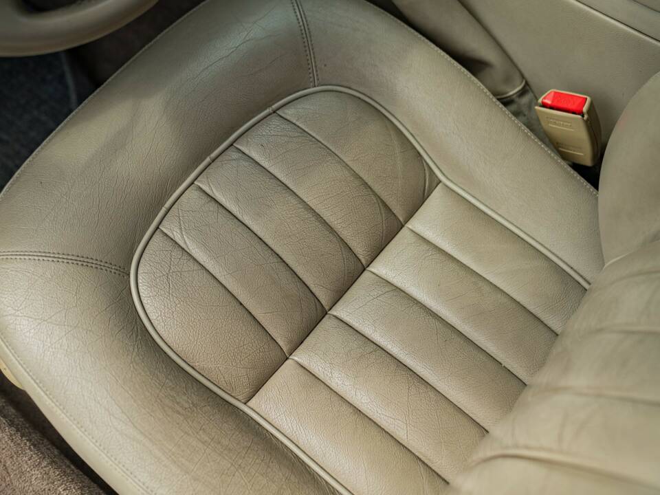 Image 25/50 of Jaguar XJ6 3.2 (1995)