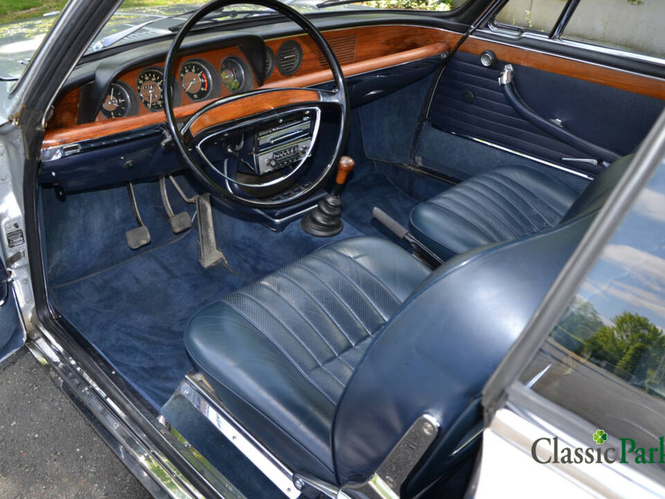 Image 9/50 of BMW 2000 CS (1970)