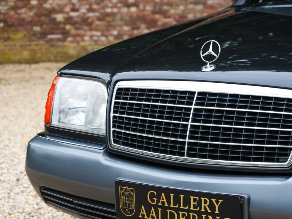 Bild 25/50 von Mercedes-Benz 400 SE (1991)