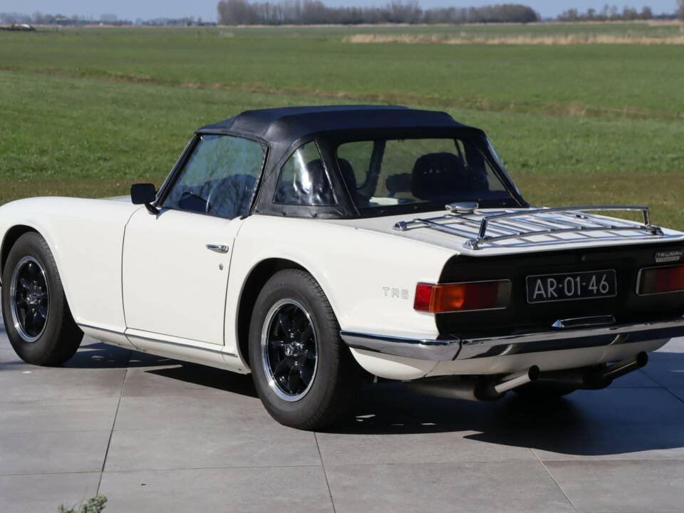 Image 41/50 de Triumph TR 6 (1970)