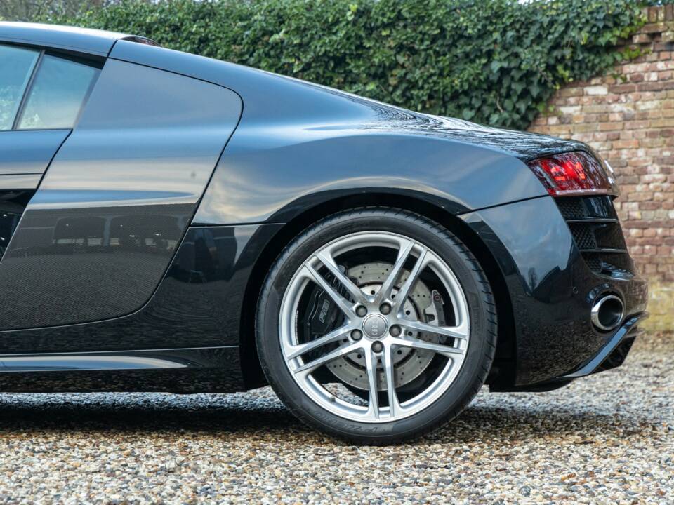 Image 29/50 de Audi R8 V10 (2011)