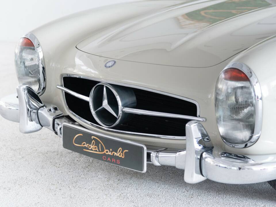Image 20/50 of Mercedes-Benz 300 SL Roadster (1961)