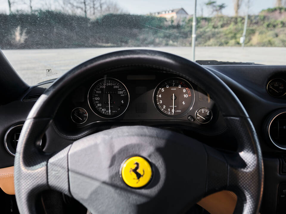 Image 38/72 of Ferrari 550 Maranello (2000)