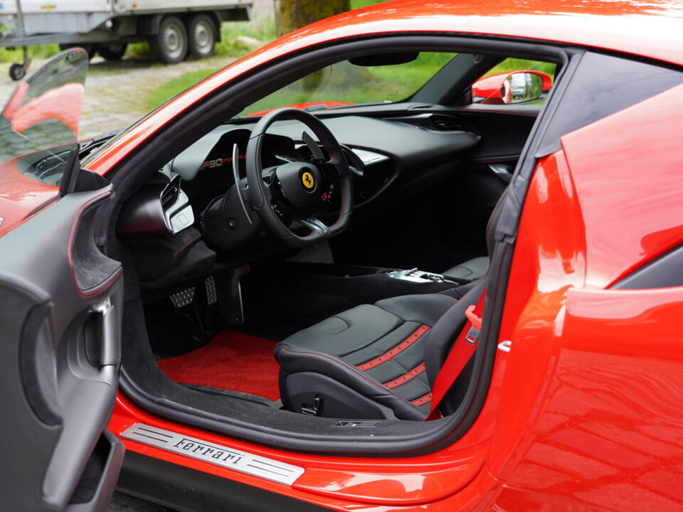 Immagine 2/18 di Ferrari SF90 Stradale (2020)