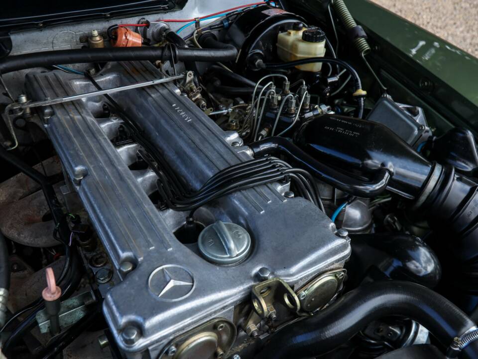 Image 4/50 de Mercedes-Benz 280 SLC (1976)