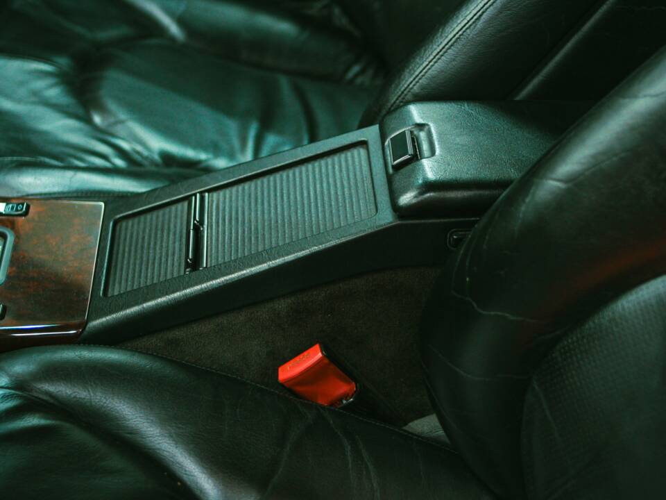 Image 38/50 of Mercedes-Benz SL 320 (1995)