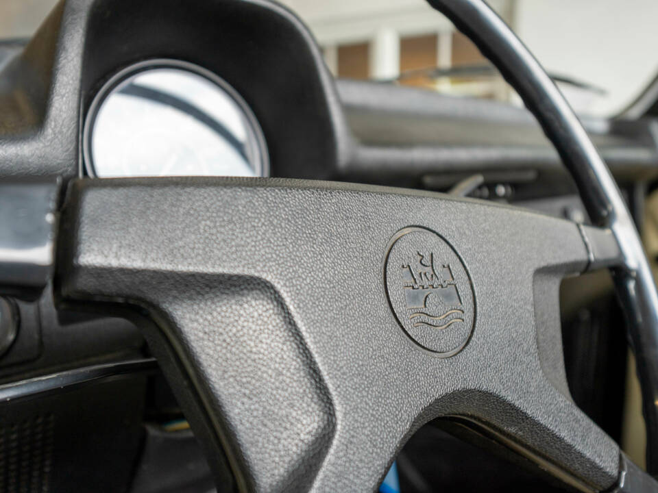 Image 23/34 of Volkswagen Beetle 1303 (1973)