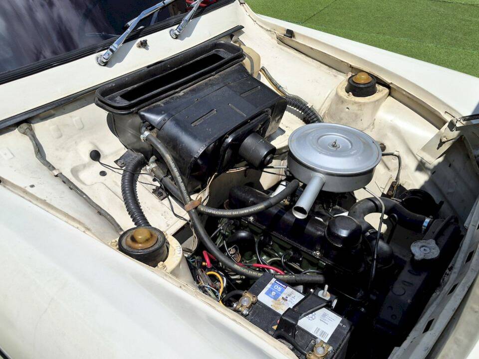 Image 58/63 of Ford Anglia (1965)