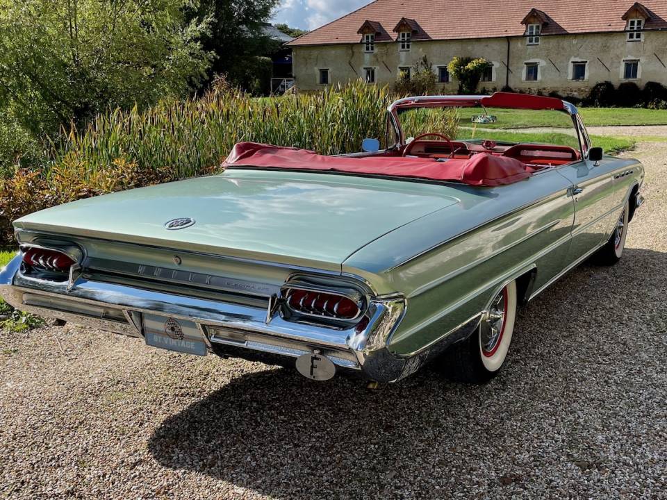 Image 6/50 of Buick Electra 225 Convertible (1962)