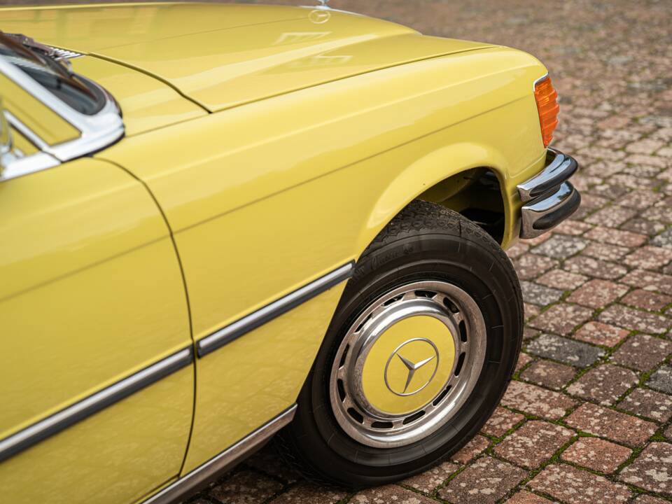 Afbeelding 2/75 van Mercedes-Benz 280 SE (1976)