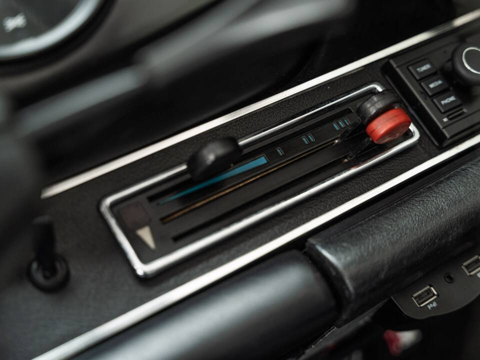 Image 14/41 de Porsche 911 2.4 E (1973)