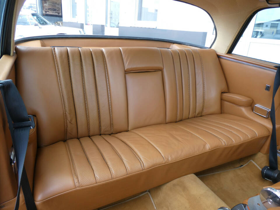 Image 14/25 of Mercedes-Benz 280 SE 3,5 (1971)