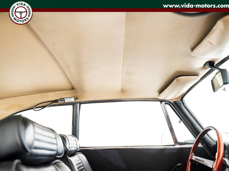 Image 8/14 of Alfa Romeo 2000 GT Veloce (1972)