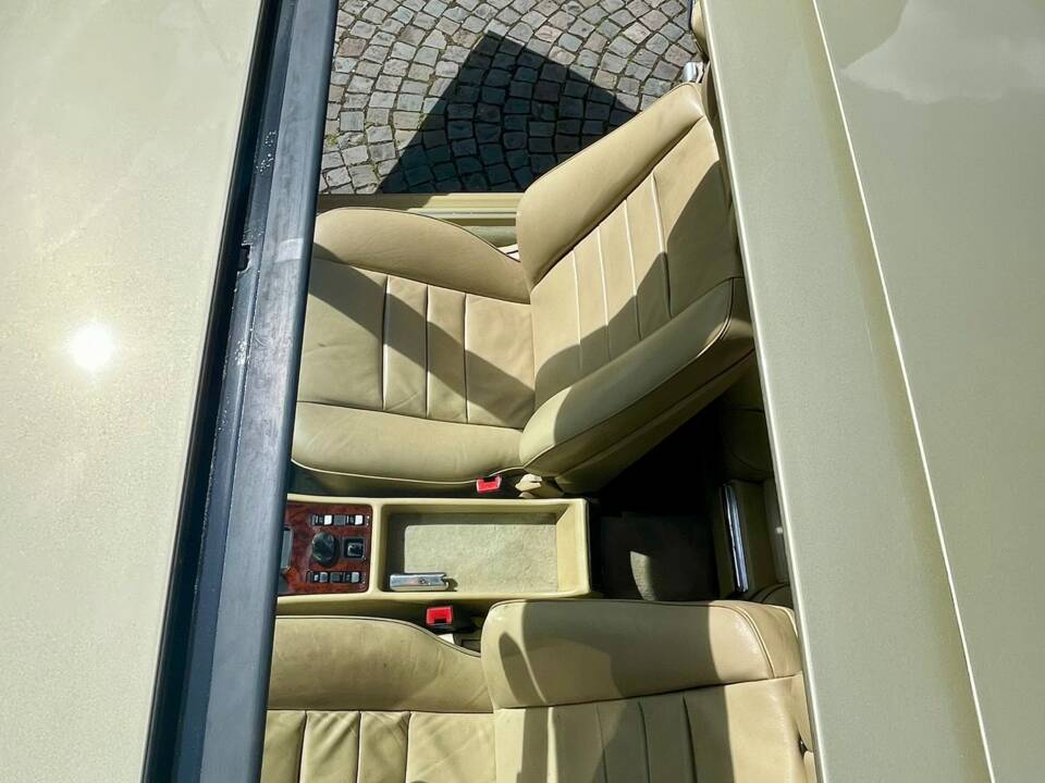 Bild 45/65 von Mercedes-Benz 380 SEC (1983)