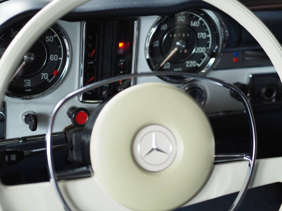 Afbeelding 53/57 van Mercedes-Benz 280 SL (1969)