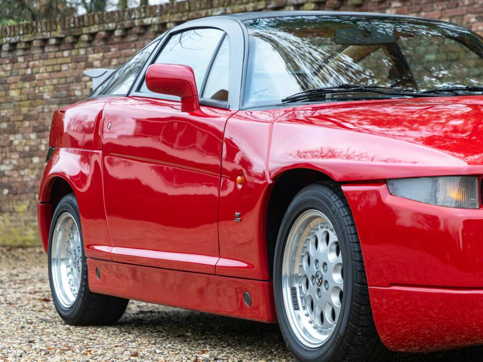 Image 50/50 de Alfa Romeo SZ (1991)