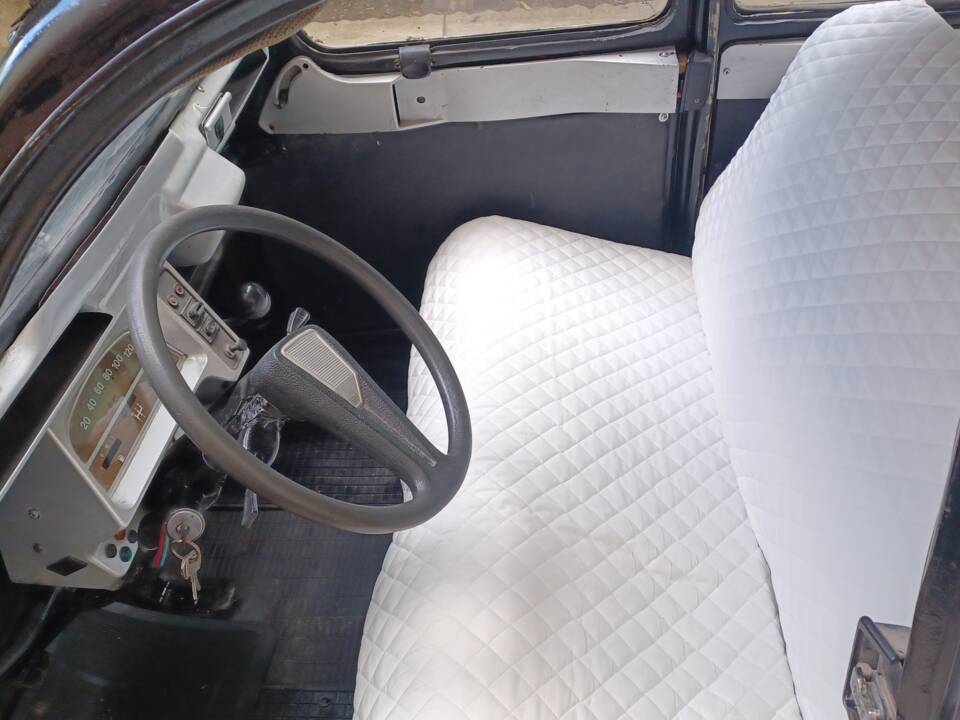 Image 8/17 of Citroën 2 CV 4 (1977)