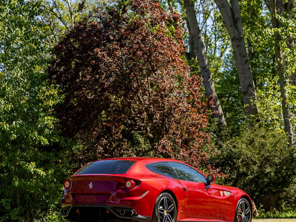 Bild 29/50 von Ferrari FF (2012)