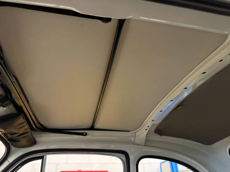 Image 14/19 de FIAT 500 L (2012)