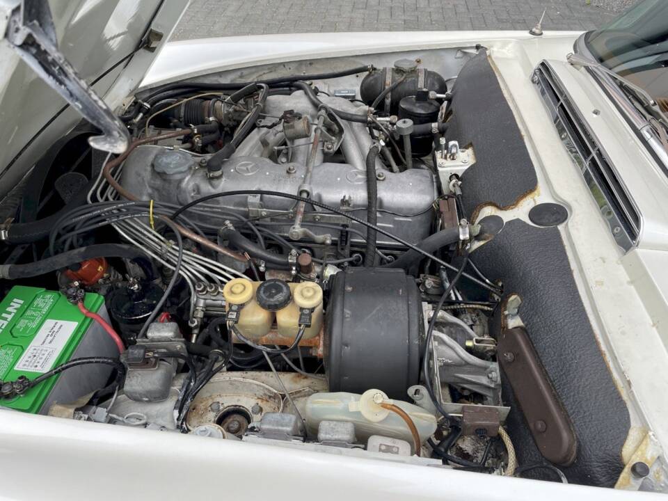 Image 16/35 of Mercedes-Benz 280 SL (1967)