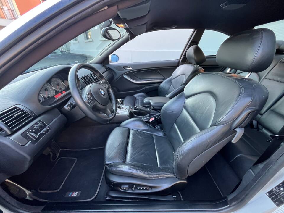 Image 15/18 of BMW M3 (2002)