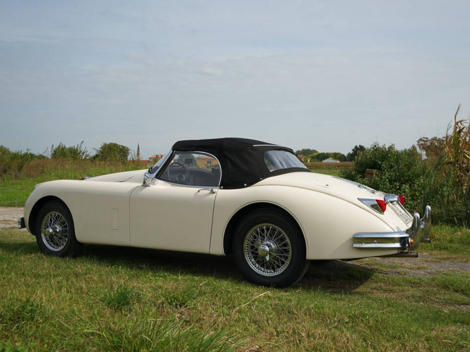 Image 25/58 de Jaguar XK 150 3.4 S OTS (1958)