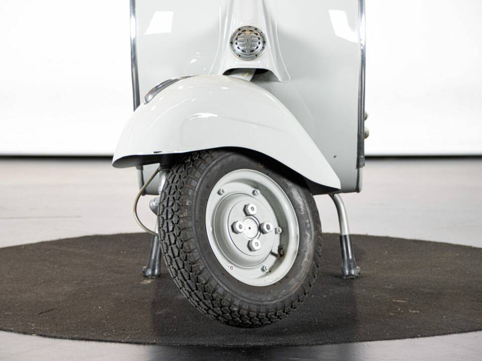 Immagine 41/50 di Piaggio Vespa 125 (1959)