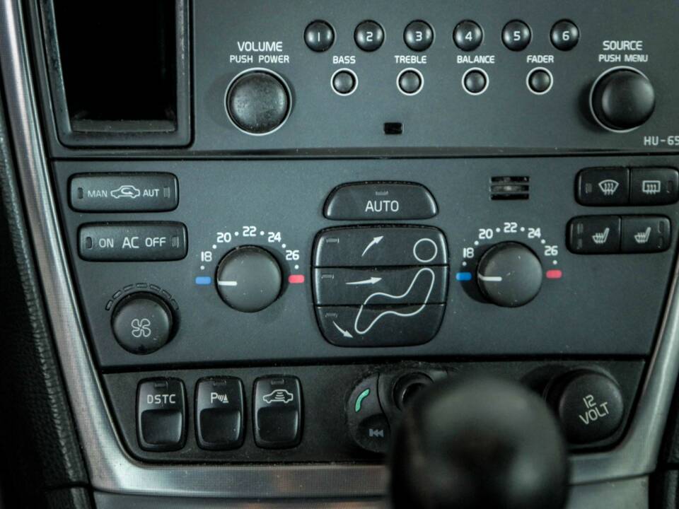 Bild 19/48 von Volvo V 70 2.4 (2006)