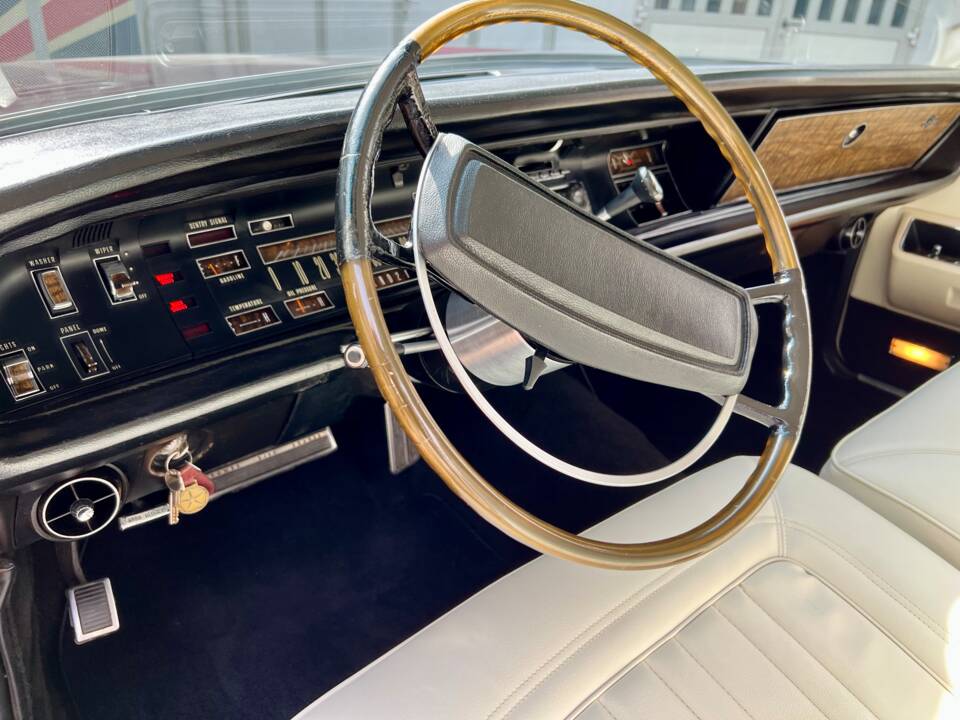Image 5/14 of Imperial Le Baron (1969)