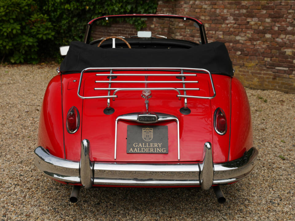 Image 6/50 of Jaguar XK 150 DHC (1960)