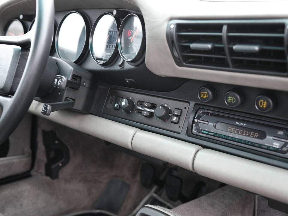 Image 48/97 of Porsche 911 Carrera 4 (1991)