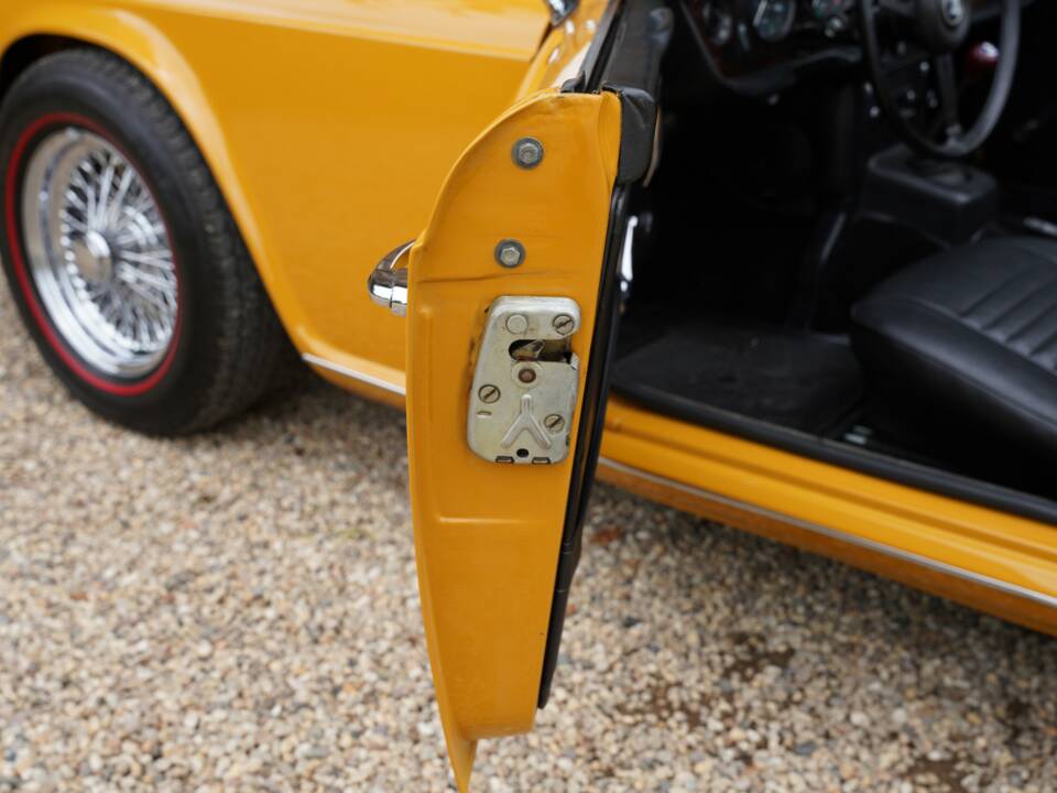 Image 49/50 of Triumph TR 6 (1971)