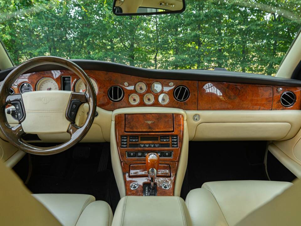 Immagine 37/50 di Bentley Arnage Red Label (1999)