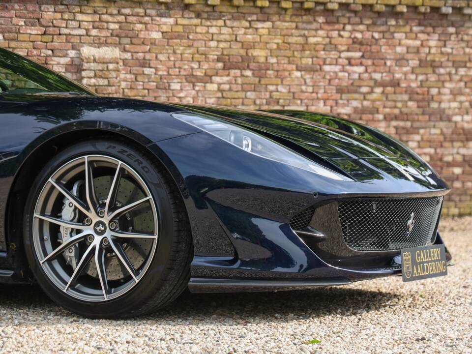 Image 29/50 of Ferrari 812 Superfast (2020)