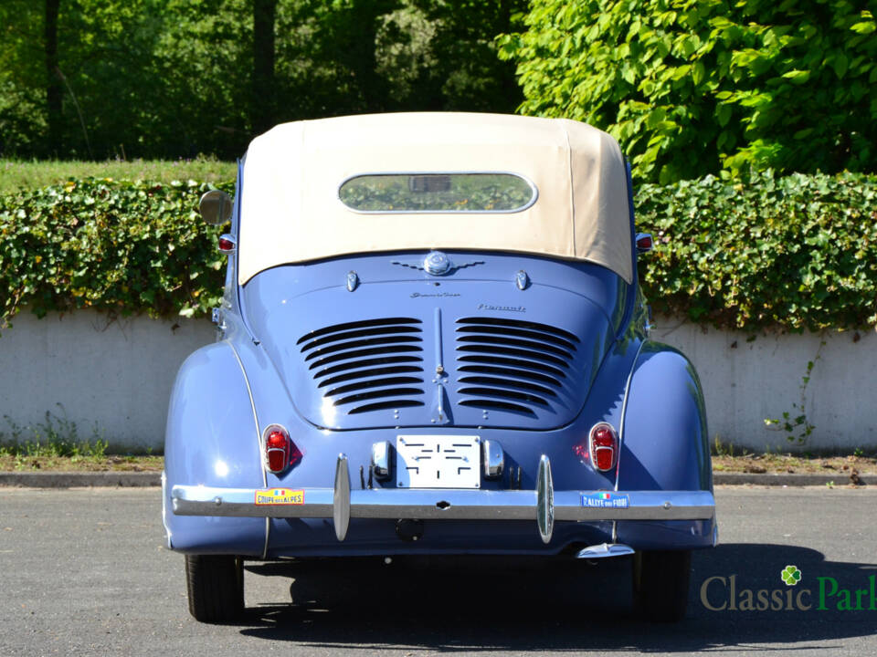 Image 19/50 of Renault 4 CV Décapotable (1954)