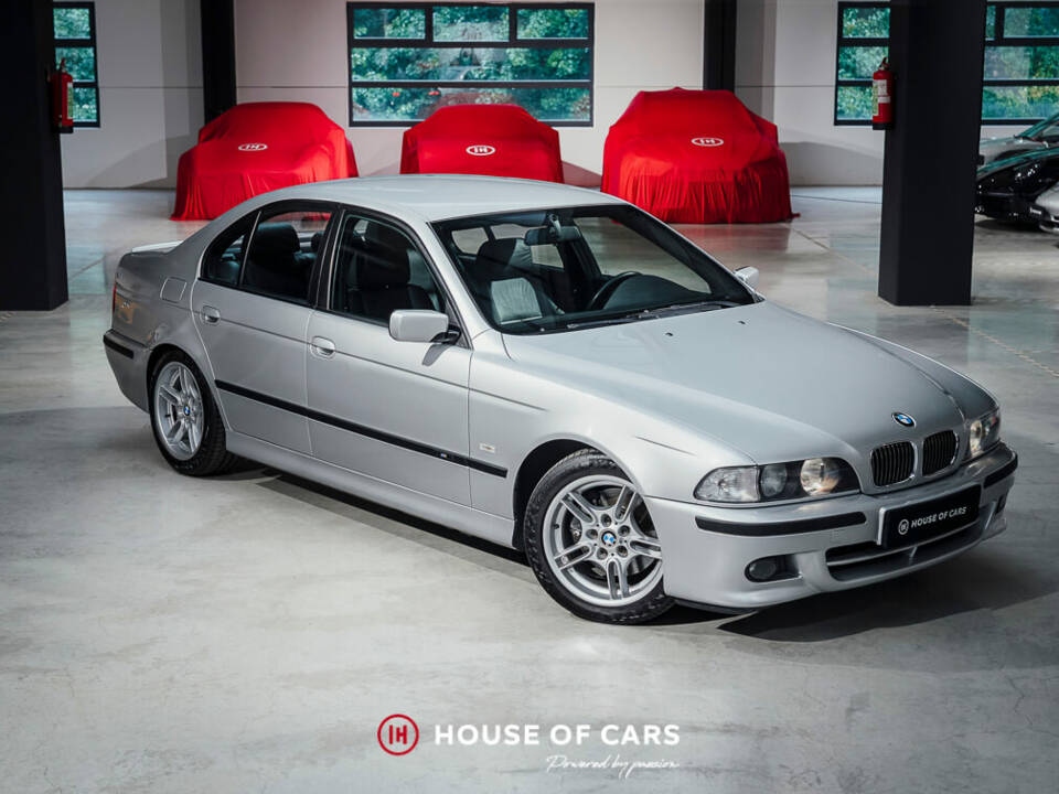 Image 4/23 de BMW 540i (1999)