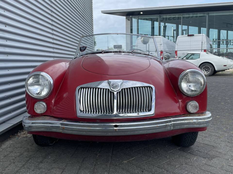Image 2/8 of MG MGA 1600 (1961)