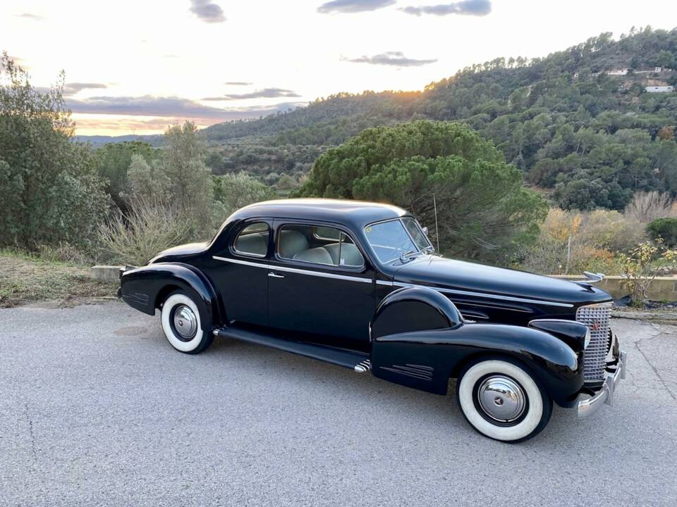 Image 28/50 of Cadillac V-16 (1938)