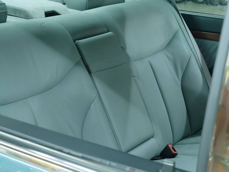Bild 26/50 von Mercedes-Benz 300 SE (1991)